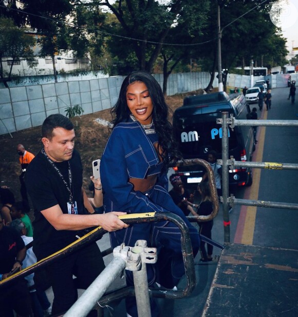 "Eu não poderia receber presente melhor nesse ano que completo 10 anos de carreira", agradeceu Ludmilla