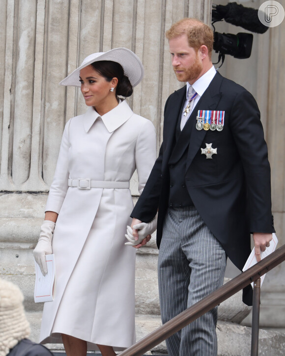 Meghan Markle e Príncipe Harry atualmente moram nos EUA e foram à Inglaterra para prestigiar Jubileu de Prata da Rainha Elizabeth II