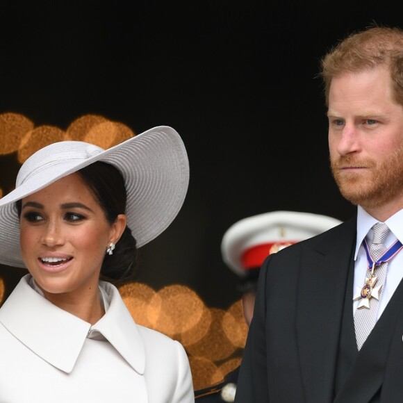 Meghan Markle e Príncipe Harry deixaram os cargos oficiais da realeza em 2020