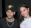 'Neymar Jr fez uma aparição despojada enquanto aproveitava um tempo com sua namorada Bruna Marquezine em Miami, Flórida, na quarta-feira', publicou o Daily Mail