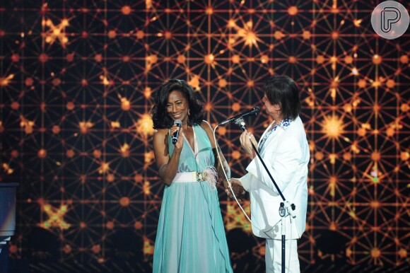 Glória cantou e dançou com Roberto Carlos no especial que será exibido no próximo dia 23 de dezembro de 2014