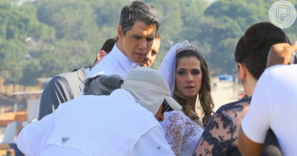 Márcio Garcia roda cena com Ingrid Guimarães vestida de noiva para o filme 'Loucas Pra Casar'