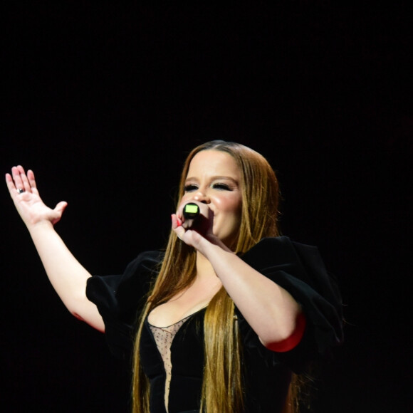 Tudo começou quando Maiara disparou uma frase sugestiva sobre traição em um show