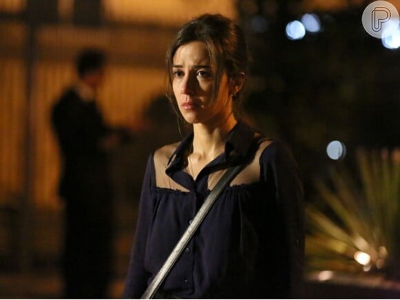 Cristina vai ouvir Cora dizer que o dossiê que acusa José Alfredo de ter matado Sebastião Ferreira é verdadeiro