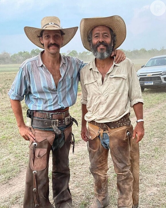 Foto de bastidor da novela 'Pantanal' reúne Guito e Marcos Palmeira