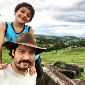 Guito, o Tibério de 'Pantanal', reúne momentos com o filho em rede social