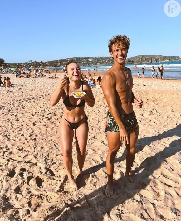 Larissa Manoela está curtindo férias em Búzios com o namorado, André Luiz Frambach