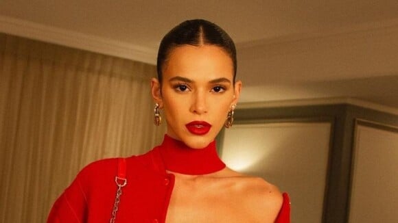 Fim do mistério! Saiba por que fotos da festa de 15 anos de Bruna Marquezine viralizaram na web