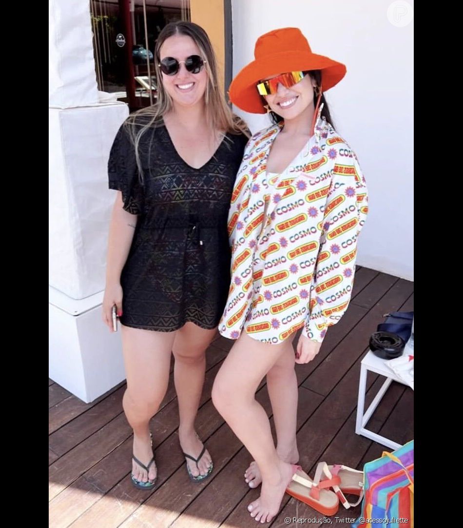 Moda praia colorida: Juliette surge em foto com fã e look colorido se destaca