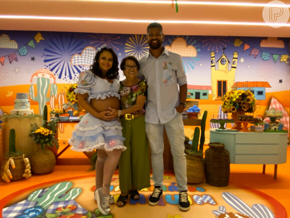 Chá de bebê de filho de Viviane Araujo e Guilherme Militão foi realizado em uma casa de festas na Zona Oeste do Rio