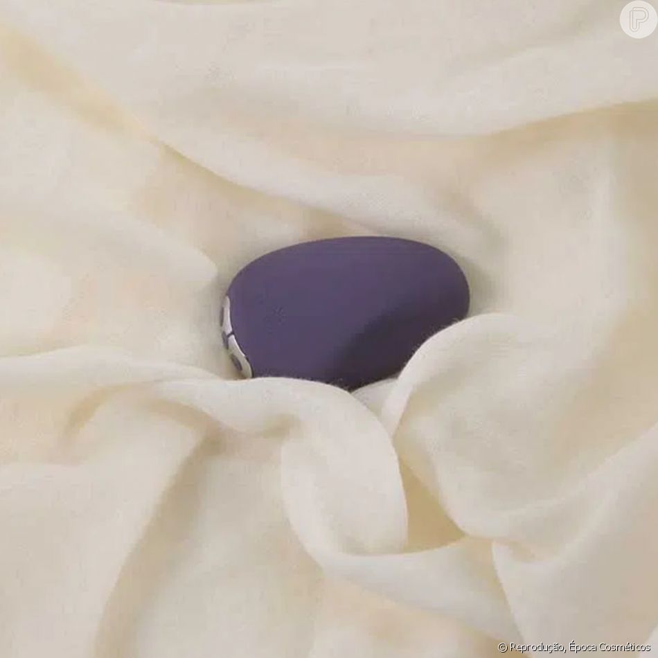 Com design moderno e discreto, o vibrador Mimi Soft, de Je Joue, é perfeito para apimentar a relação ou se conhecer melhor