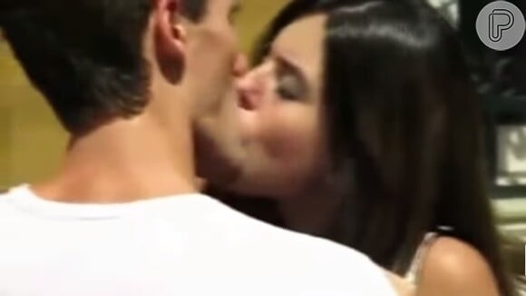 Giovanna Lancellotti sempre se lembrará de Jonatas Faro. Foi com ele que a atriz deu seu primeiro beijo na televisão em 'Insensato Coração', de 2011