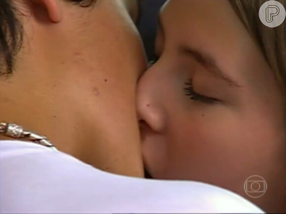 Foi em 'Ger@l.com', de 2009, que Hanna Romanazzi deu seu primeiro beijo na TV e também o da vida real. Ela fez a importante cena com Xande Werneck