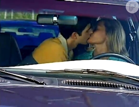 Reynaldo Giannecchini estou na TV em 'Laços de Família', em 2000. Foi na trama que ele deu seu primeiro beijo na TV. A escolhida foi Vera Fischer e a cena aconteceu dentro de um carro