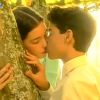 O primeiro beijo de Caio Blat foi apenas um selinho na atriz Julia Ianina na novela 'Éramos Seis' (1994)