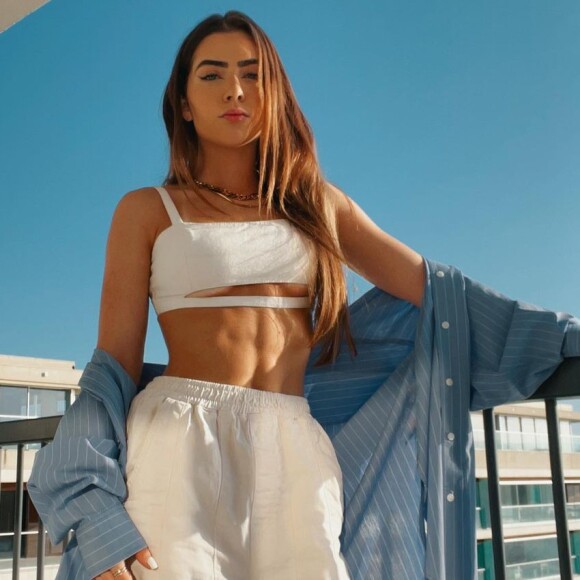 Jade Picon é dona de um closet com looks grifados
