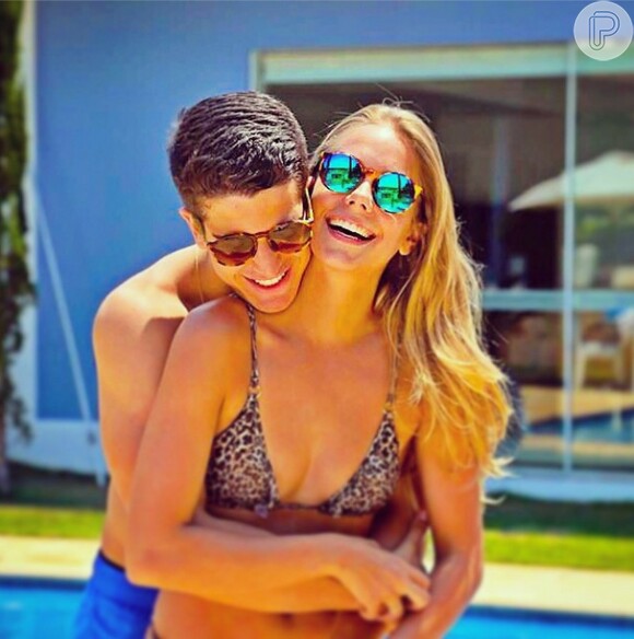 O namoro de Enzo Celulari e Jéssica Günter chegou ao fim após dois meses e o filho e Claudia Raia e Edson Celulari tratou logo de excluir a ex de seu Instagram