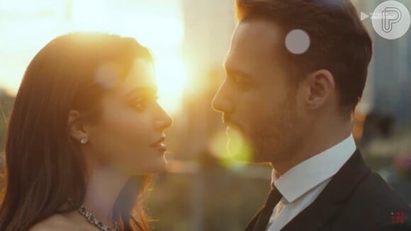 Casal de Será Isso Amor?” namorou: o que aconteceu com Kerem Bürsin e  Hande Erçel, Zappeando Séries