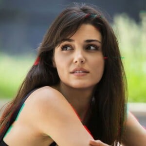 Depois de Kerem Bürsin, Hande Erçel, protagonista de Será Isso Amor?, engatou romance com outro ator