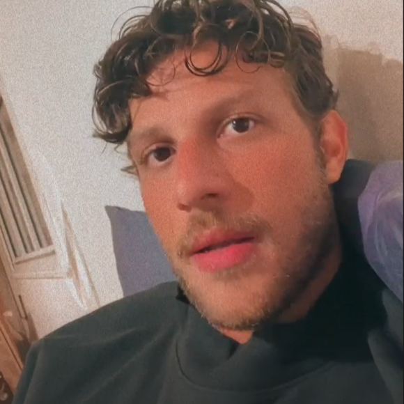 "Estou gostando muito! Minha Parceirinha. Hoje foi a nossa primeira cena juntos, primeira cena dela da vida. Foi muito legal e especial. Desde a preparação a gente se deu bem. Beijos, Jadoca!", disse Chay
 