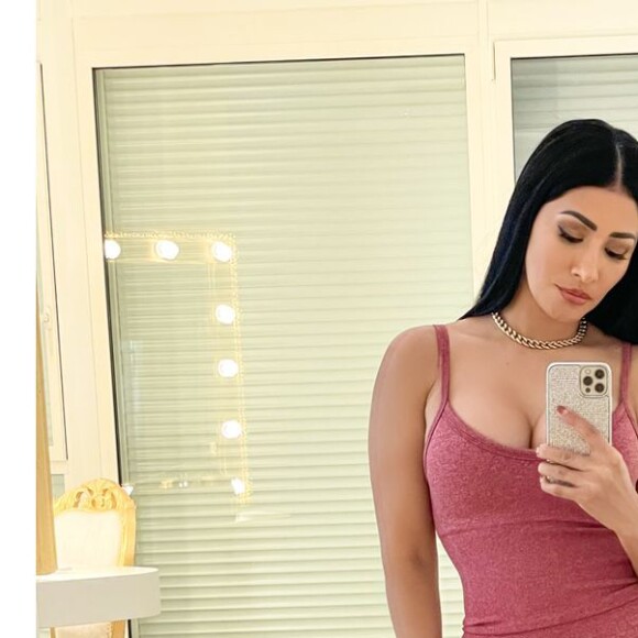 Simaria: 'Está cuidando da voz, que ficou debilitada em virtude dos problemas que passou do fim do casamento', disse nova assessoria, ao colunista Lucas Pasin