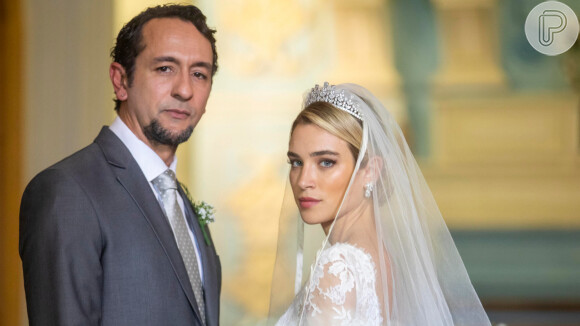 Érica usa vestido de noiva tradicional para casamento com José Lucas de Nada na novela 'Pantanal'