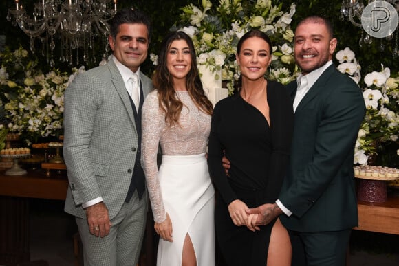 Paolla Oliveira e Diogo Nogueira prestigiaram o casamento do empresário João Camargo com Beatriz Fazzio