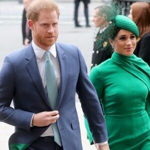 Meghan Markle e o príncipe Harry aumentaram a família após adoção