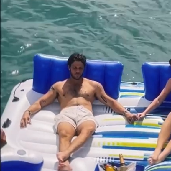 Chay Suede, o verdadeiro par romântico de Jade Picon em 'Travessia', é só elogios para a colega de cena