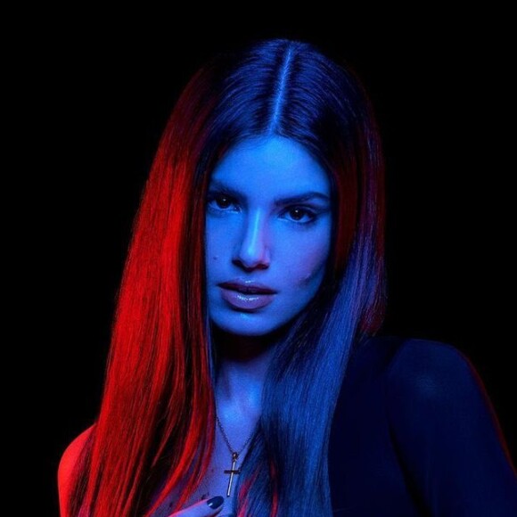 Camila Queiroz está afastada da TV Globo desde a confusão envolvendo um contrato de extensão da gravação de 'Verdades Secretas II'