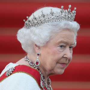 A equipe médica da Rainha Elizabeth II está preocupada com o estado de saúde da monarca