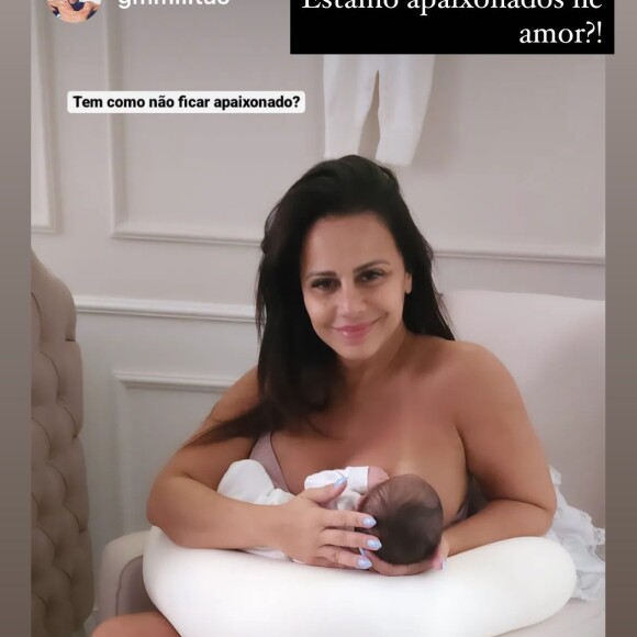 Filho de Viviane Araujo: atriz exibe momento em que amamenta o bebê. Foto foi tirada pelo marido, Guilherme Militão 