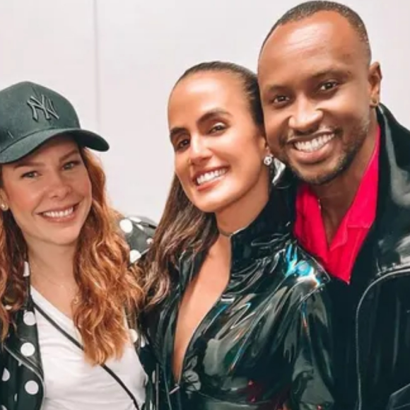 Foto de Thiaguinho com a ex e atual namorada, Fernanda Souza e Carol Peixinho, respectivamente, vira assunto no Rock in Rio