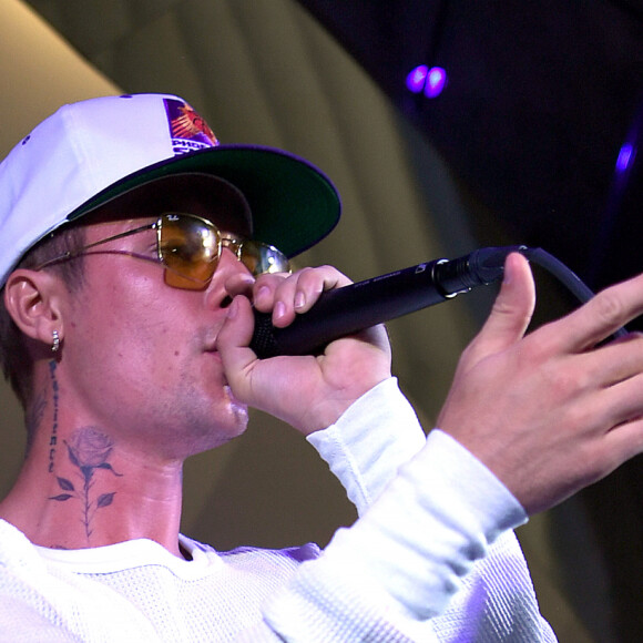 Justin Bieber foi diagnosticado com a Síndrome de Ramsay Hunt, uma infecção rara que afetas os nervos da face e do ouvido