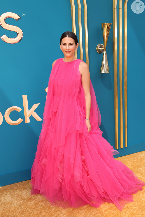 O vestido supervolumoso de Ali Krug entrou na trend Barbiecore no Emmy 2022