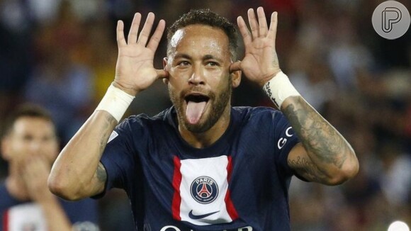 Neymar leva cartão amarelo após comemorar gol