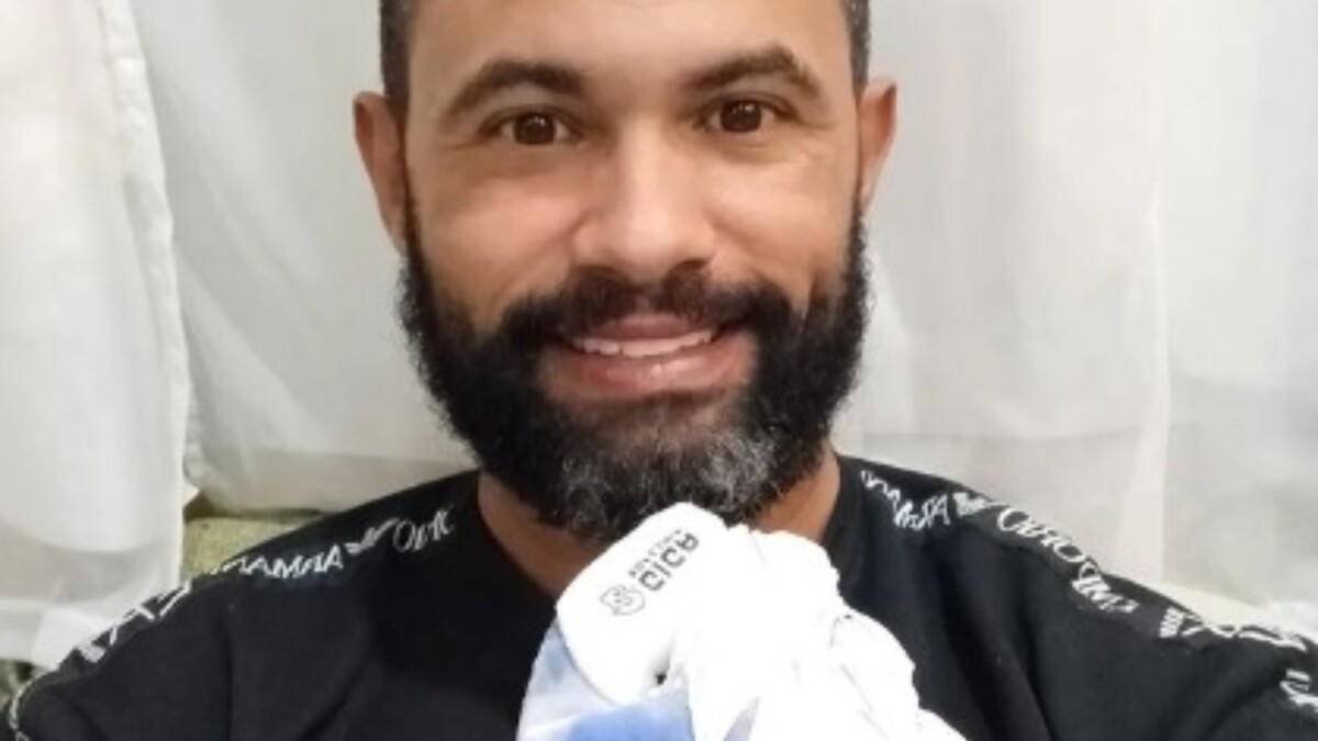 Após ex-goleiro Bruno ter fugido com dinheiro da vaquinha online, filho  processa o pai por morte de Eliza Samudio. Detalhes! - Purepeople