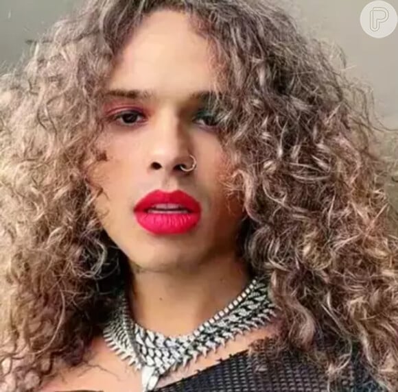 Vitão desabafou sobre ataques que sofreu após postar vídeo usando maquiagem