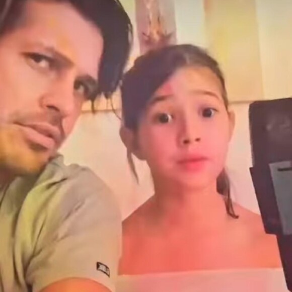 Dado Dolabella publicou um vídeo cantando com a filha, Ana Flor