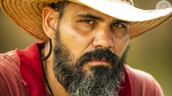 "Pantanal": Alcides (Juliano Cazarré) revela a José Leôncio (Marcos Palmeira) que foi ele quem assassinou Tenório (Murilo Benício)