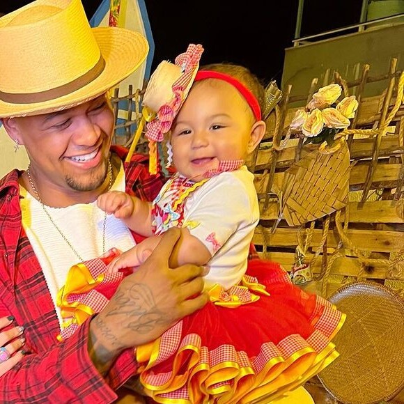 Lore Improta usou as redes sociais para falar sobre os preparativos para a festa