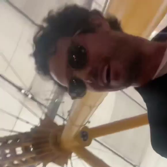 Elisa Zarzur publicou um vídeo acelerado da viagem, que 'escondia' diversos momentos fofos com Alexandre Negrão
