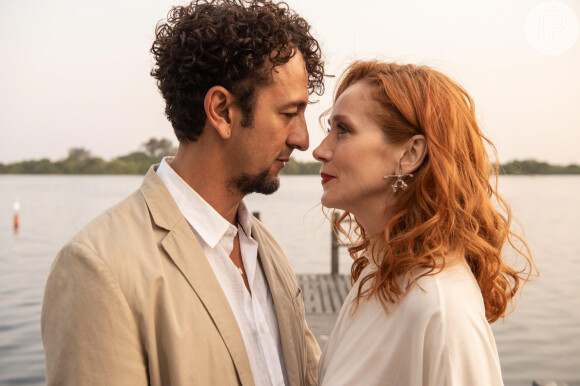 No fim da novela 'Pantanal', Irma (Camila Morgado) se casa com José Lucas de Nada (Irandhir Santos) após ser abandonada por Trindade (Gabriel Sater)
