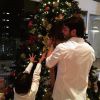 Kaká curtiu a noite de Natal com os filhos, Luca e Isabella