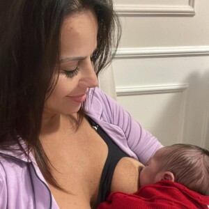 Viviane Araujo esteve no consultório da médica obstetra Danielle Deveza para uma consulta pós-parto