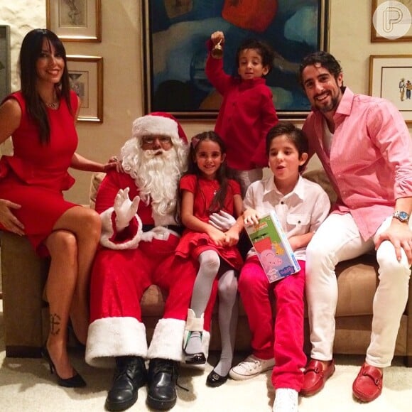 Marcos Mion passa o Natal com a mulher, Suzana Gullo, e os três filhos, em São Paulo