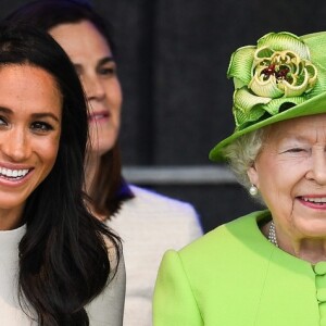 Meghan Markle expôs detalhes da relação com Rainha Elizabeth II: 'Me sinto afortunada. E continuo orgulhosa por ter tido um bom aconchego com a matriarca'