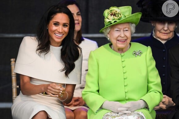 Meghan Markle expôs detalhes da relação com Rainha Elizabeth II: 'Me sinto afortunada. E continuo orgulhosa por ter tido um bom aconchego com a matriarca'