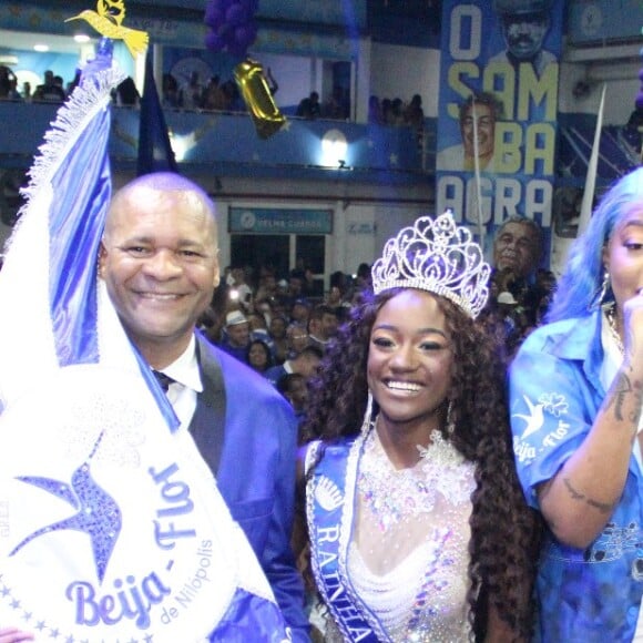 Ludmilla demonstrou estar feliz com a estreia ao lado de Neguinho da Beija-Flor na Marquês de Sapucaí