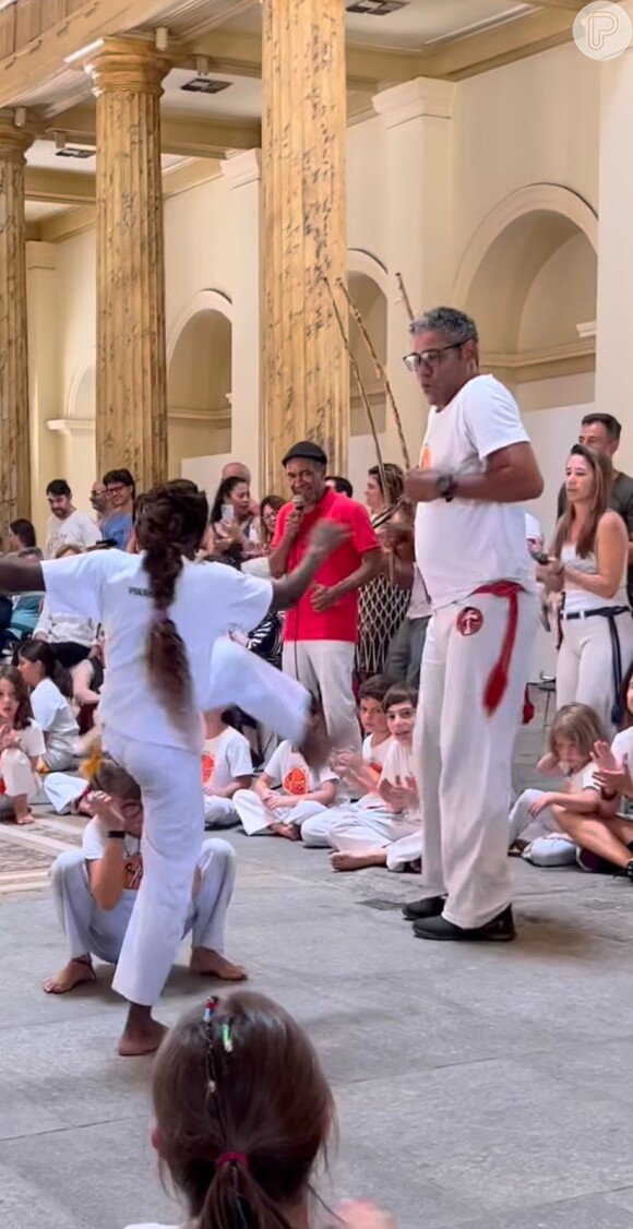 Giovanna Ewbank registra filha com Bruno Gagliasso jogando capoeira